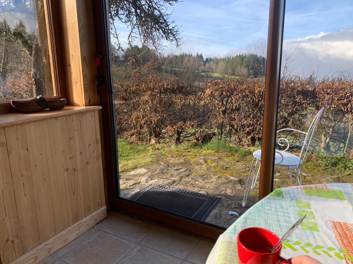 Gite " Oree Des Bois" Vertolaye Buitenkant foto