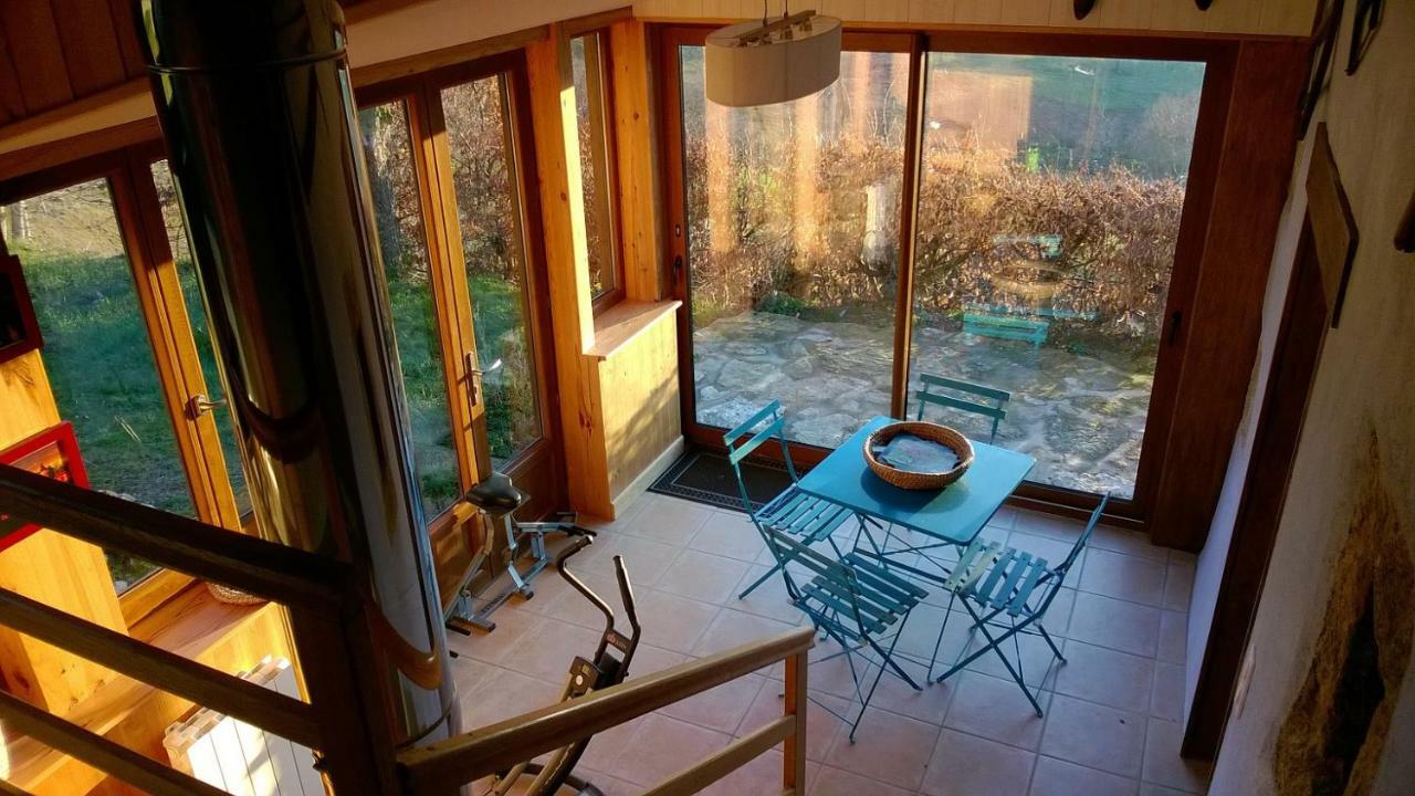 Gite " Oree Des Bois" Vertolaye Buitenkant foto